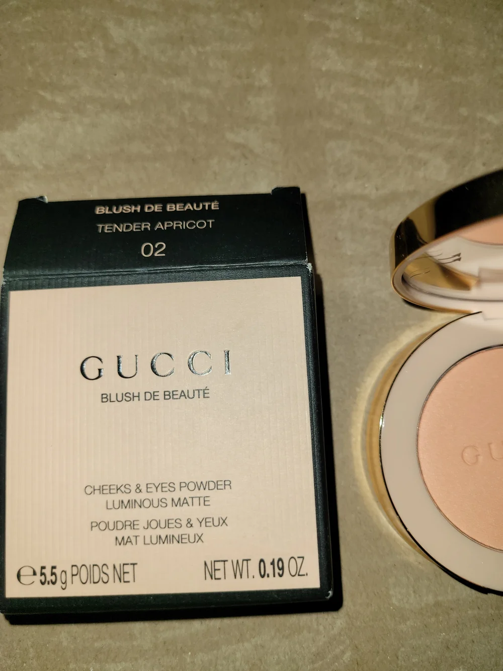 Gucci Blush De Beauté Cheeks & Eyes Powder in 02 Tender Apricot
